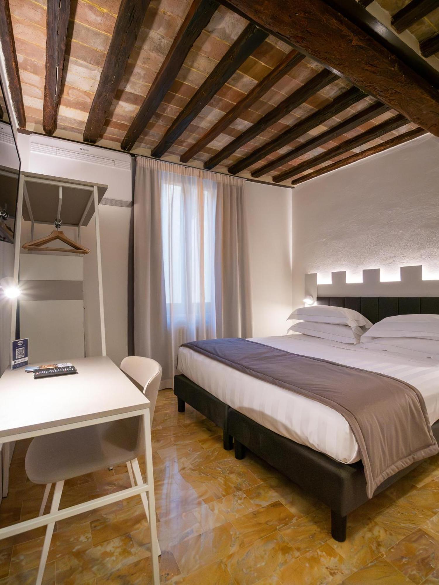 Hotel Torre Del Fuggisole Siena Zewnętrze zdjęcie