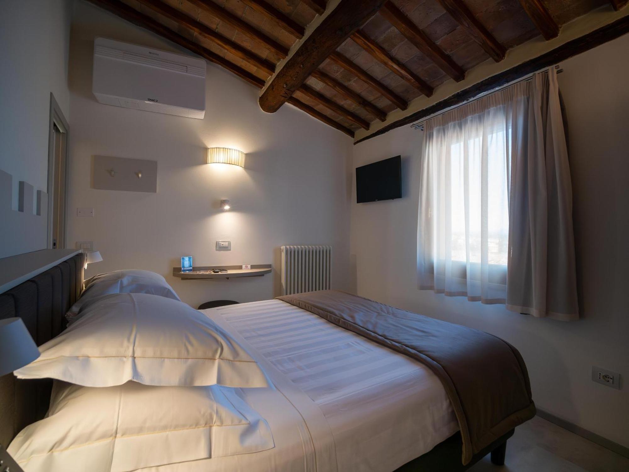 Hotel Torre Del Fuggisole Siena Zewnętrze zdjęcie